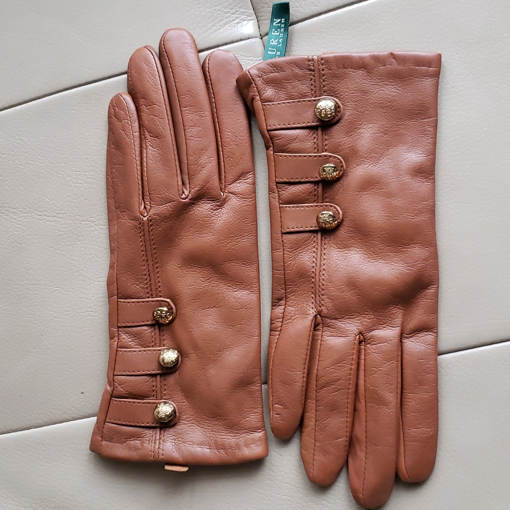 Beautiful soft 100% leather tan color Ralph Lauren brand new women's gloves M